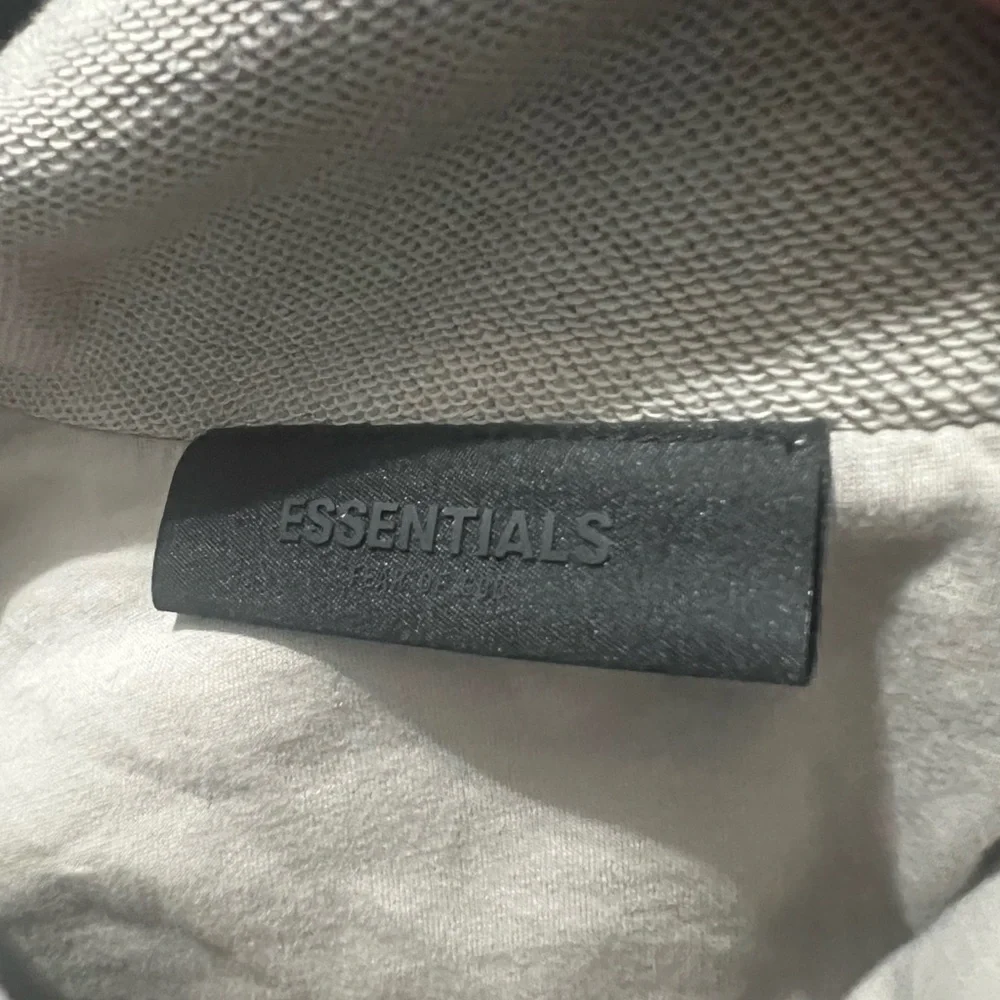 Essentials - Picture 11 of 11